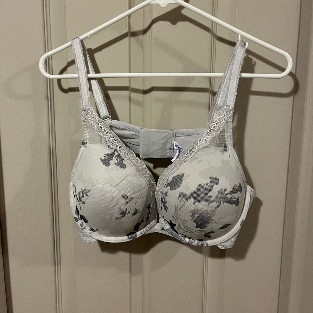 Torrid curve bra 42B